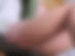 Live cam show with Sweet Sofie - Shaved Pussy on Camversity