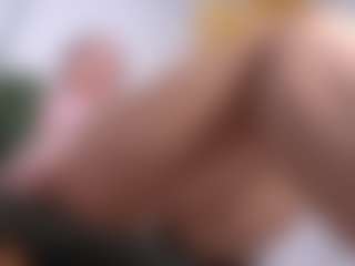 Live cam show with Sweet Sofie - Asshole on friskycurves.com