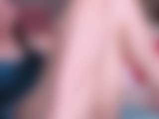 Live cam show with Sweet Sofie - Athletic Shaved Pussy on milfzrlive.com
