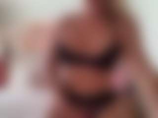 candy-sam28's Live Sex Cam Show