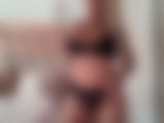 candy-sam28's Live Sex Cam Show