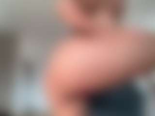 candy-sam28's Live Sex Cam Show