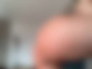 candy-sam28's Live Sex Cam Show