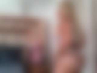 candy-sam28's Live Sex Cam Show