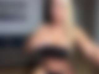 candy-sam28's Live Sex Cam Show