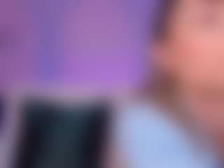 Live cam show with StaceyWood - Blonde Hair Petite on Fling VIP Chat