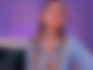 Live cam show with StaceyWood - Thin on Milfs Live