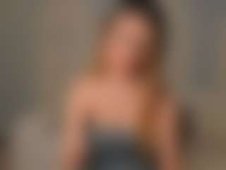 Live cam show with StaceyWood - Thong on Chatstar