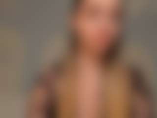 Live cam show with StaceyWood - Petite on CamClone