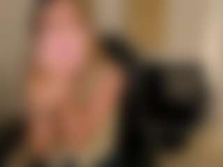 Live cam show with StaceyWood - Thin on Camming Site