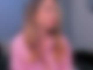 Live cam show with StaceyWood - Petite on Dolls Live