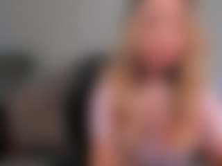 Live cam show with StaceyWood - Small Ass on nudelive.tv