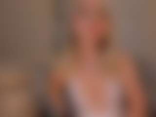 Live cam show with StaceyWood - Brown Eyes on Mixed Magazine Live