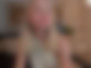 Live cam show with StaceyWood - Thin on Stripli.com