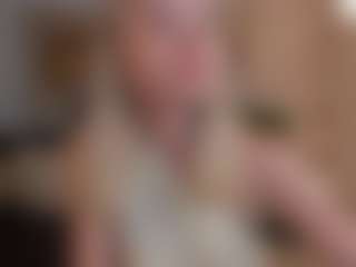 Live cam show with StaceyWood - Brown Eyes on TottyGirls