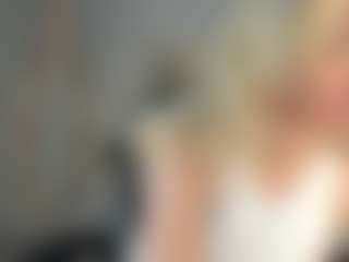 Live cam show with StaceyWood - Blonde Hair on live18s.com