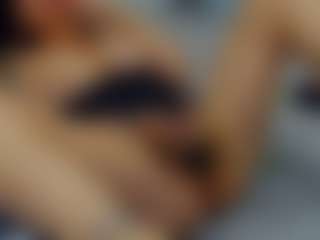 Live cam show with almafancy - Shaved Pussy on TeamSkeetLive