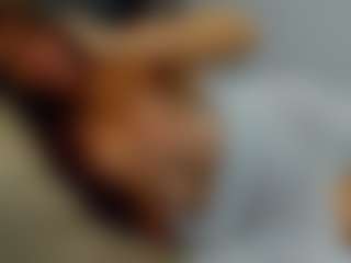 Live cam show with almafancy - Striptease MILF on eurowanks.com