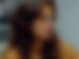 Live cam show with almafancy - Striptease MILF on Hubzter Live