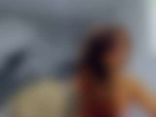 Live-camshow met almafancy - Striptease MILF op Camsoda
