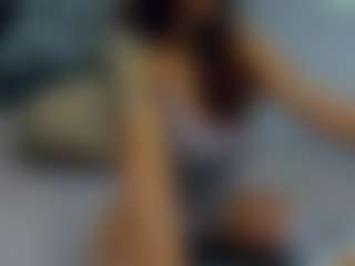 Live cam show with almafancy - Brown Hair MILF on Camsoda
