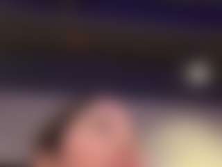 Live cam show with APRIL-ROSES - Skinny on SinfulBabes