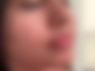 Live cam show with APRIL-ROSES - Latina Petite on Dare Cams | colombia