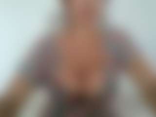 Live cam show with APRIL-ROSES - Lovense on Dare Cams