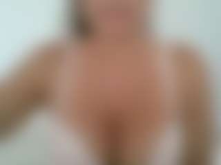 APRIL-ROSES's Live Sex Cam Show