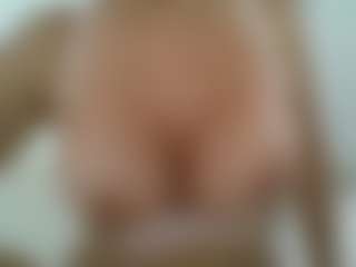APRIL-ROSES's Live Sex Cam Show