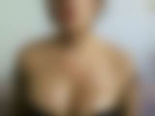 APRIL-ROSES's Live Sex Cam Show