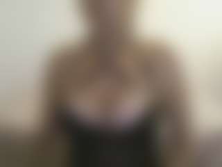 APRIL-ROSES's Live Sex Cam Show