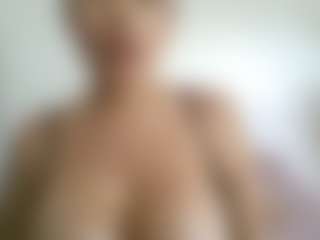 Live cam show with APRIL-ROSES - Big Tits on googirlz