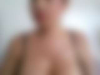 APRIL-ROSES's Live Sex Cam Show