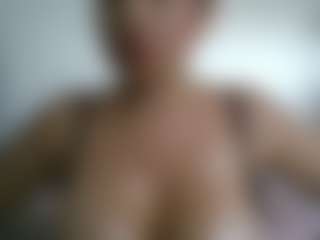 Live cam show with APRIL-ROSES - Big Tits on Milf Play