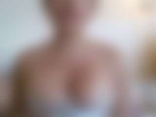 APRIL-ROSES's Live Sex Cam Show