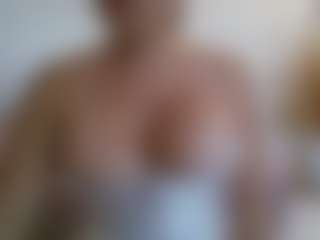 APRIL-ROSES's Live Sex Cam Show