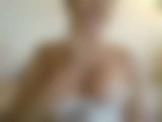 APRIL-ROSES's Live Sex Cam Show