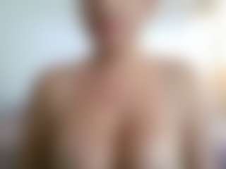 Live cam show with APRIL-ROSES - Brown Eyes on nudelive.tv
