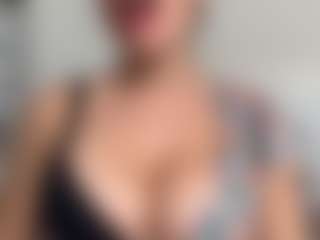 APRIL-ROSES's Live Sex Cam Show