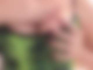 Live cam show with APRIL-ROSES - Brown Eyes on AdultVida.com