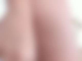 Live cam show with APRIL-ROSES - Petite on Camsoda