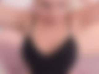 APRIL-ROSES's Live Sex Cam Show