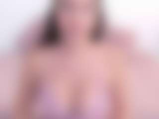Live cam show with APRIL-ROSES - Shaved Pussy on Camsoda