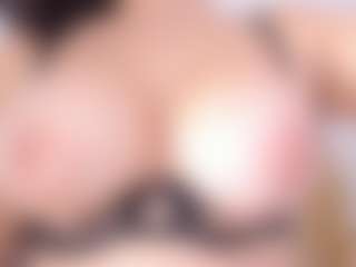 Live cam show with APRIL-ROSES - Lovense Petite on Milfs Live
