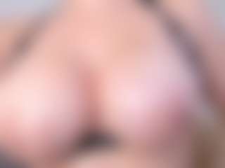 Live cam show with APRIL-ROSES - BBW Amateur on Camsoda