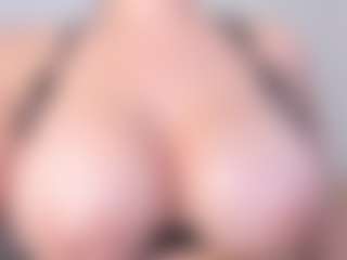 Live cam show with APRIL-ROSES - Petite on Camsoda