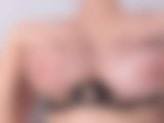 Live cam show with APRIL-ROSES - American Petite on Hubzter Live | colombia