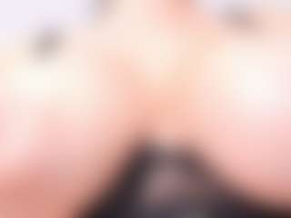 Live cam show with APRIL-ROSES - BBW on googirlz