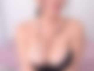 APRIL-ROSES's Live Sex Cam Show